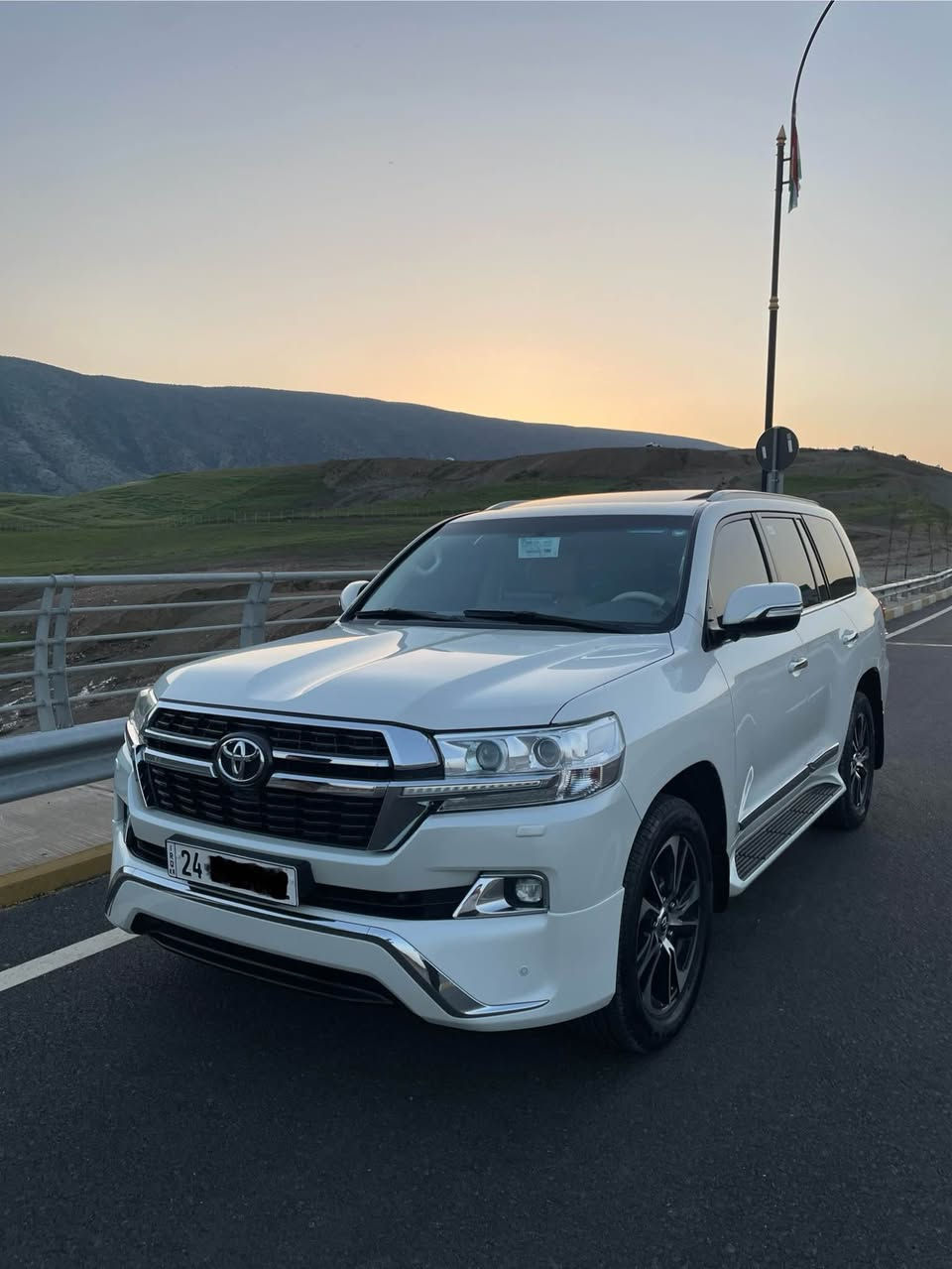 لاندگروزةر ٢٠١٧ ٨پستن مةكينة٤.٧٠٠
فول فول مواصفات 
سةيارةكة يةك دةستةتائيستا 
شةغال و ٣شاشةبيلاد 
گيرومةكينةهةموي بةشةرت
رةقةم سنوي هةزةنوية تا ٢٠٣٠
يةك دينار مةصروفي تيدا نية
وةصفي ناوي وةكو صفر واية
بي سبوخ بي سارد بي شوخت 
لةصفرةوة لاي خومةتازة  ١٦٠هزار روشتوة
تحويل و غرامة بةشةرتة 
شوين هةولير  
***********
*********** مرغصور, أربيل
