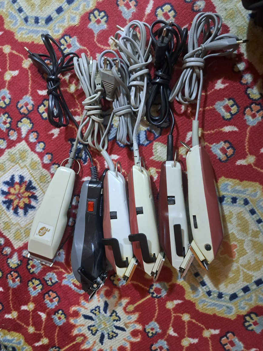 السلام عليكم مكائن حلاق قديمات شغالات سعر الكل ٤٥/الف مكان بغداد


**إذا كنت صاحب هذا الإعلان وتريد حذفه لأي سبب، رجاءا أرسل رسالة إلى الدعم الفني**