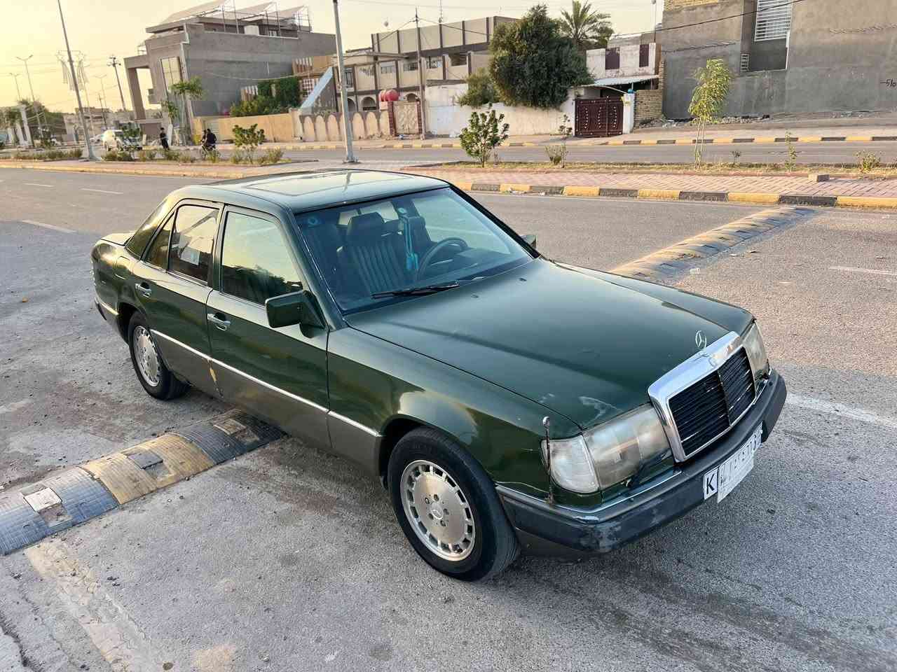 السلام عليكم شباب 🖤
مرسيدس دب موديل 1993 لون زيتوني 
رقم نجف تحويل مباشر ثاني يوم سنويه لغايه (2028) مكينه وكير بطه ديلكو 2500 مكفولات لا تنقيص ولا بخار تبريد ثلج ❄️ ويه سويج دواخل غرفه كامله جديده اني شادهن كشنات جلد كهربائي شغالات جام كهرباء سياره جديده وأحلى من صور 
العنوان واسط 
السعر 45 وبيه مجال 
رقم الهاتف ***********
