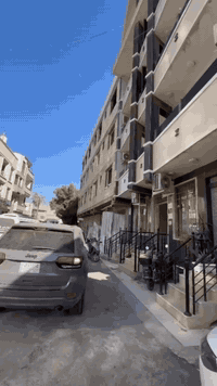 شقه ارضيه معزوله للبيع
مساحه ١٠٠ متر
يتوفر نظام كاش او دفعات 
تتكون من غرفتين واحده منها ماستر
وصاله ومطبخ  وحمام
مناور عدد ٢ 
الموقع الاعظميه بدايه شارع السده او شارع قصر بلاسم
للتواصل
***********
