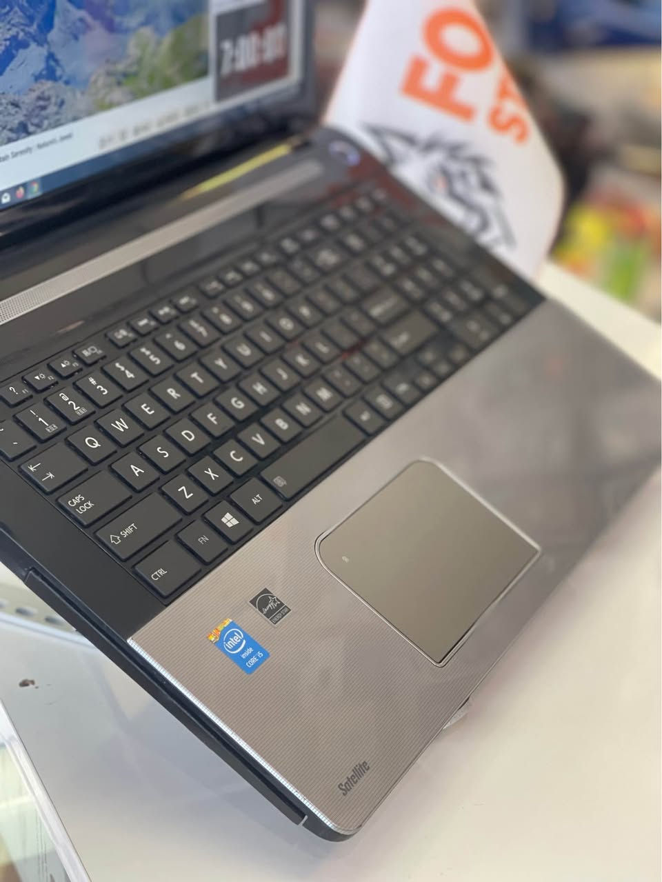 ⭕️ فقط بسعر 170 الف ⭕️

Laptop TOSHIBA 💻

Core i5 ✅

الجيل الرابع 🔥

Ram 8GB 🔥

هارد بسعة 256 ssd سريع جداً 🚀

شاشة عملاقة بحجم 17 فول HD 🖥️

منفذ HDMI port 🎞️

منفذ VGA 📽️

منفذ usb  عدد 3

منفذ aux 

بطارية تدوم اكثر من ساعة  🔋

ملاحقات الجهاز شاحنة اصلية 🔌 + حقيبة 

نظافة الابتوب 99٪؜

العنوان الموصل الزهور دورة سيدة الجميلة  📍

مجاور قهوة السرحان مكتب فوكس ستور 

يتوفر توصيل جميع محافظات العراق 🚚🚛🚚🚛

تفاصيل اكثر :☎️ ***********.☎️*********** موصل, نينوى
