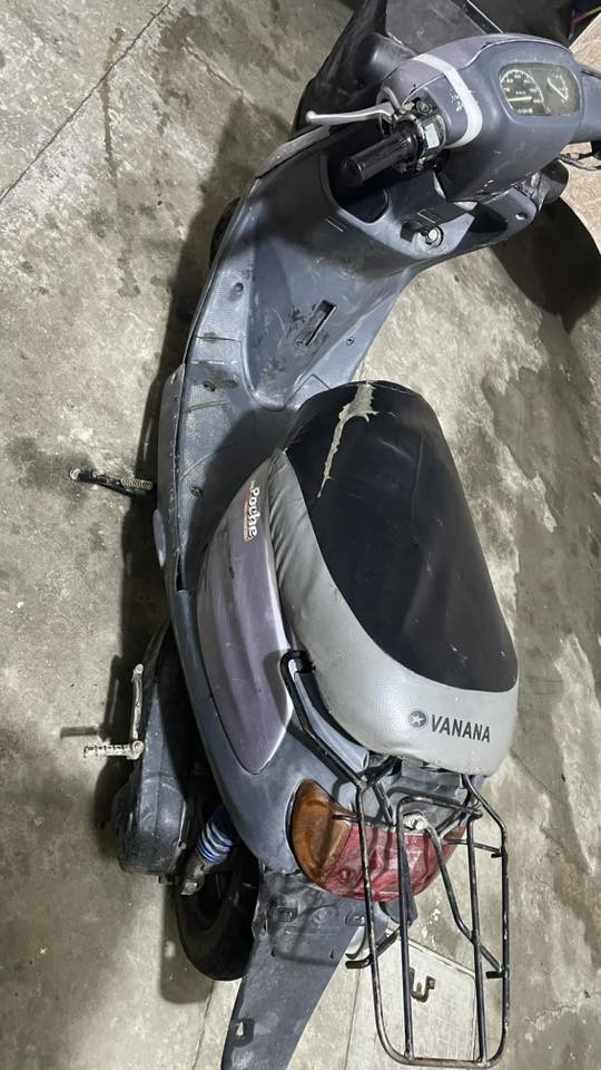 سلام عليكم منغولي للبيع كهربائياتها ما تشتغل فقط لايت شغال سعرها 225 الف وبيها مجال
***********
