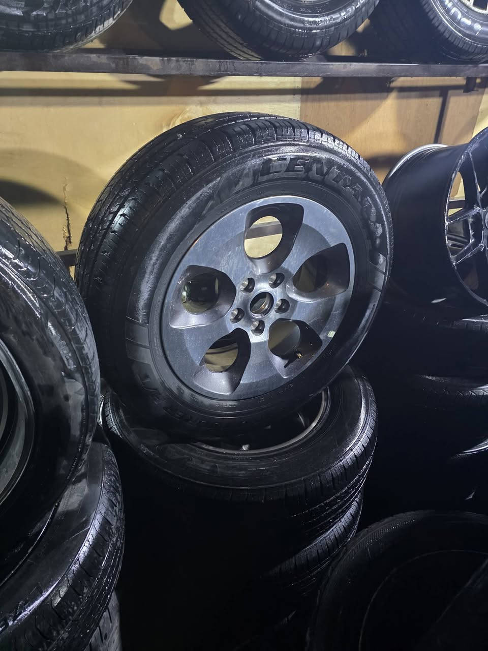 سلام عليكم شباب خدمات قيصر البهادلي ترحب بكم دائمن بيع وشراء مراوس جميع الوياله صبغ حراري ضمان سنه ***********
