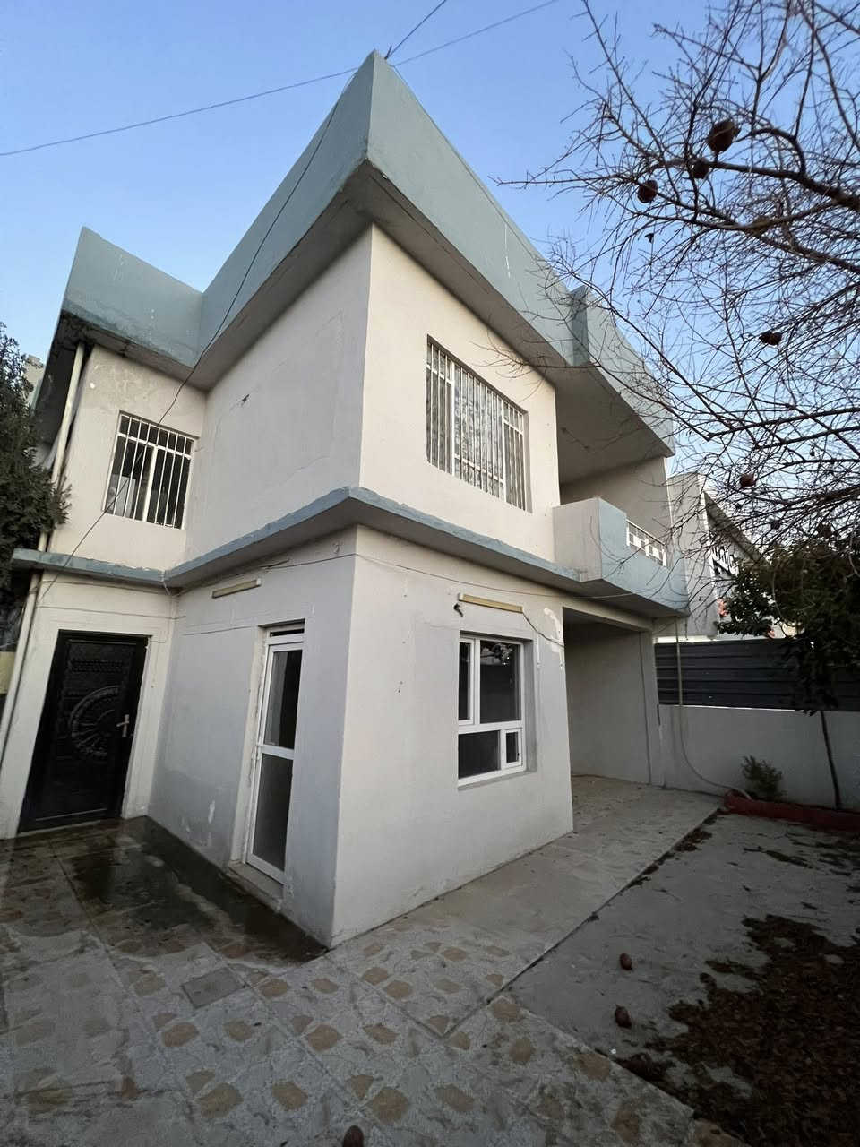 🔴دار للإيجار تجاري فقط مساحة 200 متر ركن الواجهة 10 متر✨
🔴طابقين بناء مرتب 💥

1️⃣الطابق الاول : ثلاثة غرفة نوم + هول + أستقبال + مطبخ + كراج + حديقة + صحيات 🚾

2️⃣الطابق الثاني : ثلاثة غرفة نوم + هول + صحيات 🚾

🔴موقع مميز جدا 💥

🌍الموقع / حي الزراعي (( سايدين لأرينا ماركت )) 🏭

للاستفسار

 ☎️ أسيا ***********

أو

☎️ كورك ***********

🌐عنوان المكتب / الموصل _ حي الزراعي قرب جسر السويس 🔥 
⏮️مع العلاف للعقار استثمارك في آمان 🌟

📌نستقبل عقاراتكم وطلباتكم العقارية .
