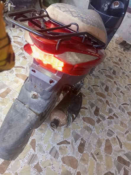 للبيع
دراجة ادرس شغالة 
السعر 180
الشراي يتصل ***********
مكلف بلنشر
