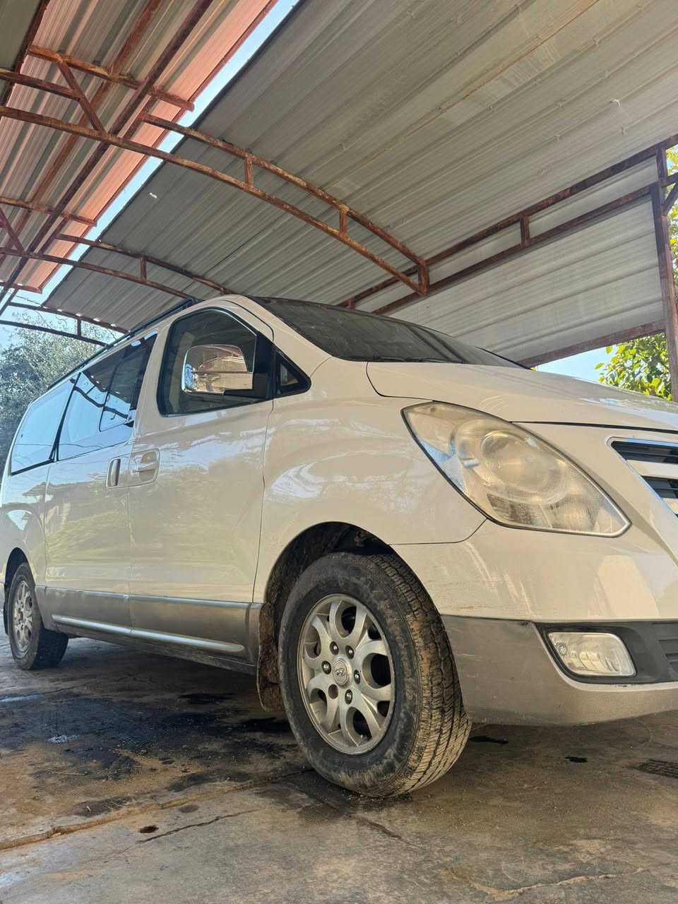 السلام عليكم ستاركس 2009 رقم دولي سياره جاهزه كير محرك تاير صدر تبريد تدفئ كلو شرط مصبوغه حزام وبيها جنطه مبدله بلادي شرط مكاني صلاح الدين بيجي السعر 125 وبيها مجال ***********
