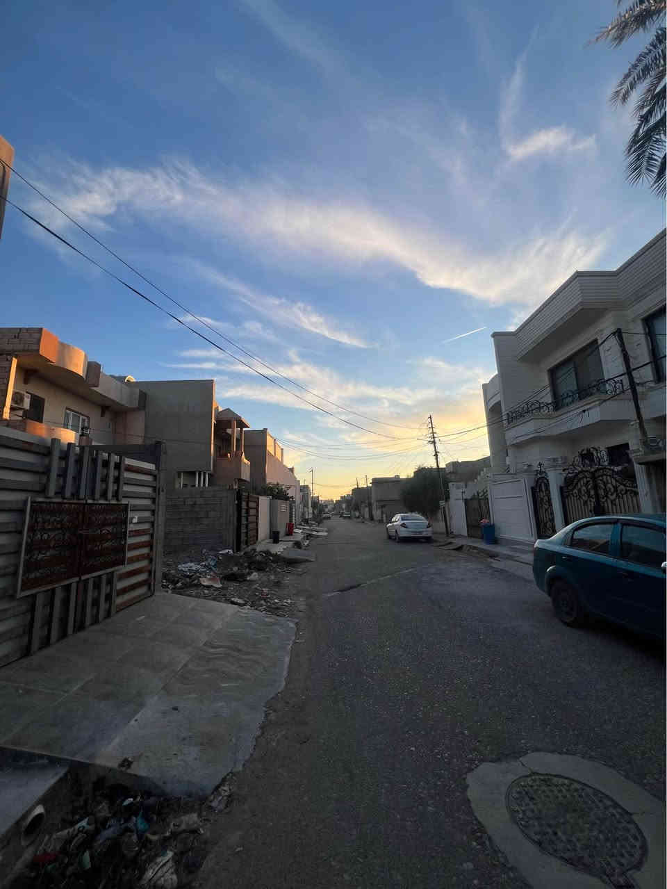 هيكل زراعي مضمون طابقين 
العنوان /حي البعث قرب مدرسة حطين 
المساحة 100متر 
طابقين كل طابق يحتوي على 
غرفة نوم مع مطبخ مع صحيات مع استقبال مع هول 
الطابق الثاني نفس الارضي 

الدرج خارجي 

*********** كركوك, العراق
