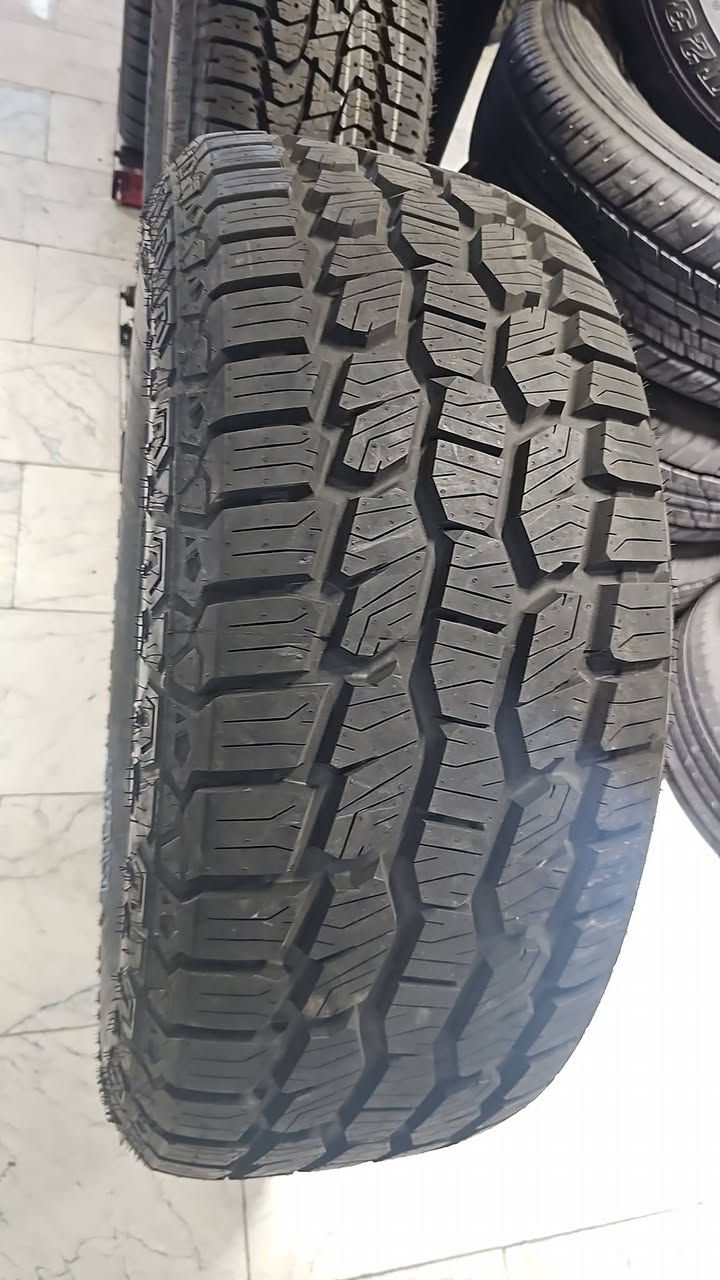 السلام عليكم 
ويل كب حجم ٢٠ خشن جبلي بي اسبير افيوري 
تايرات جديده اطلس تايلندي خشن بدون دويه 
275 60 20 
305 55 20 
295 60 20 متوفر 3 قياسات 
احمد و رمزي شارع فلسطين 
***********
