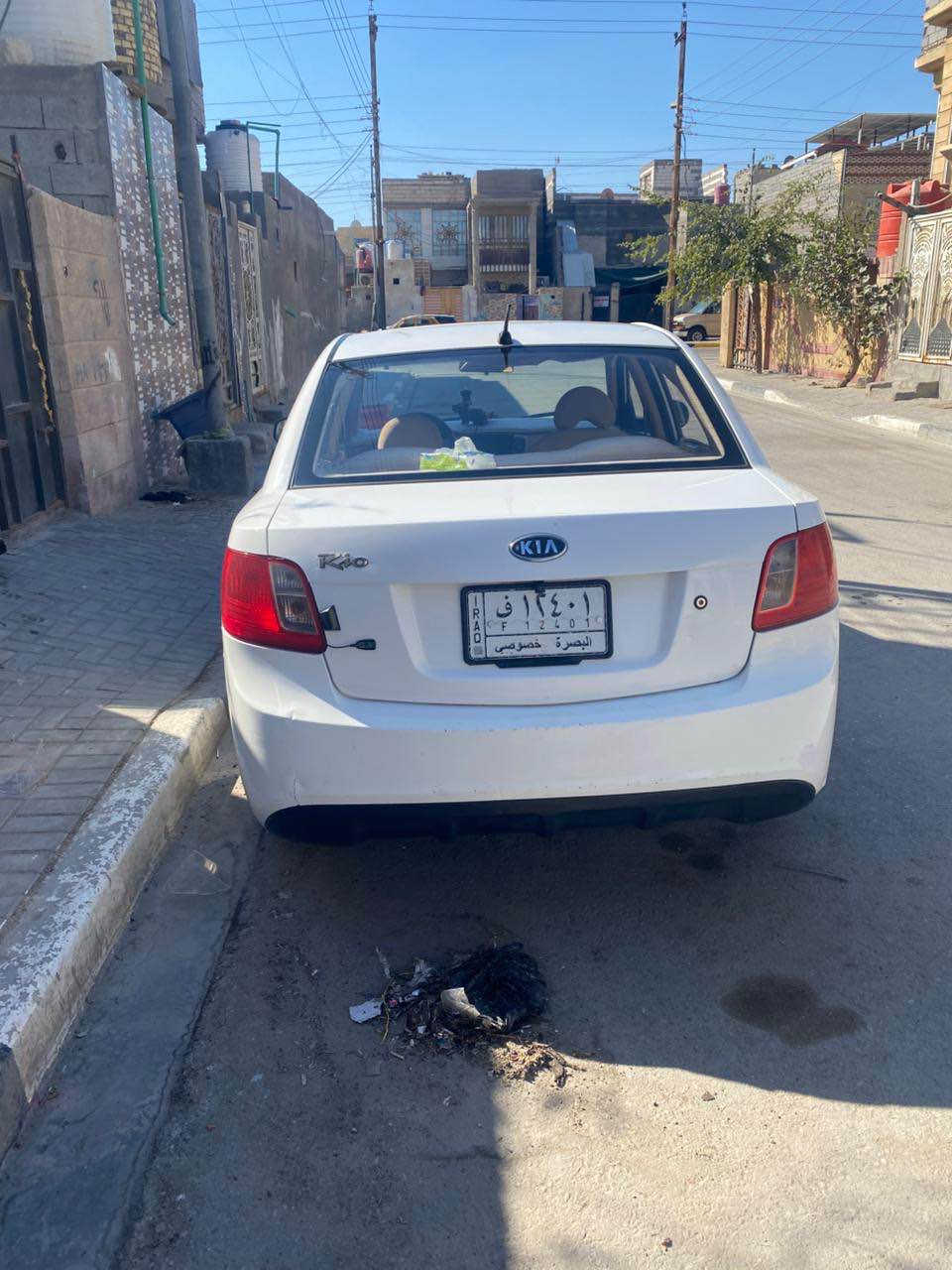 كيه ريو 2011 ابيض خليجي 
مكينه كير كفاله البدي مثل الي بالتقرير 
سنويه لل2027 وراعيها يريد تحويل
صبغ بابين ومدكر والتكمه الي بيناتهن
وربع بل قماره  سعرها 75 
*********** البصرة, العراق
