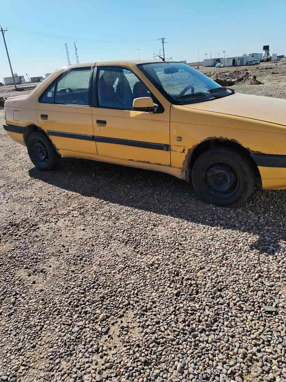 السلام عليكم بيجو 405مديل 15كفاله من الضربه كير محرك كفاله حداديه نضيفه سياره ما عوزه شي فقط تعمير الخياسات ما متواجد فيس التصال على *********** مكان السياره العماره
