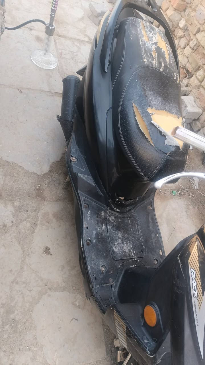 دراجة سكنز للبيع مكينة ماكس شغالة العنوان حي العسكري شارع ستين للتواصل *********** واتساب
