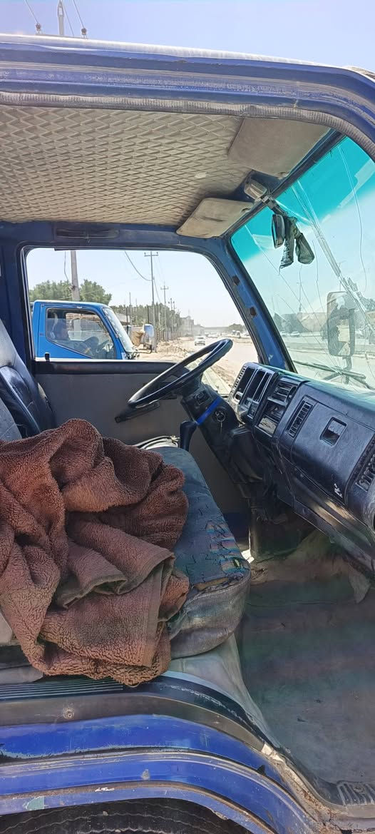 للبيع كنتر مازده قلاب موديل 94 سياره مكفول كفاله عامه ستفسار *********** مكان السياره نجف
