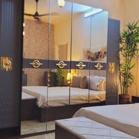 غرفه نوم تركيه اخت الجديده نظام ابواب  خشبها الثقيل 8 قطع مكان بغداد ....