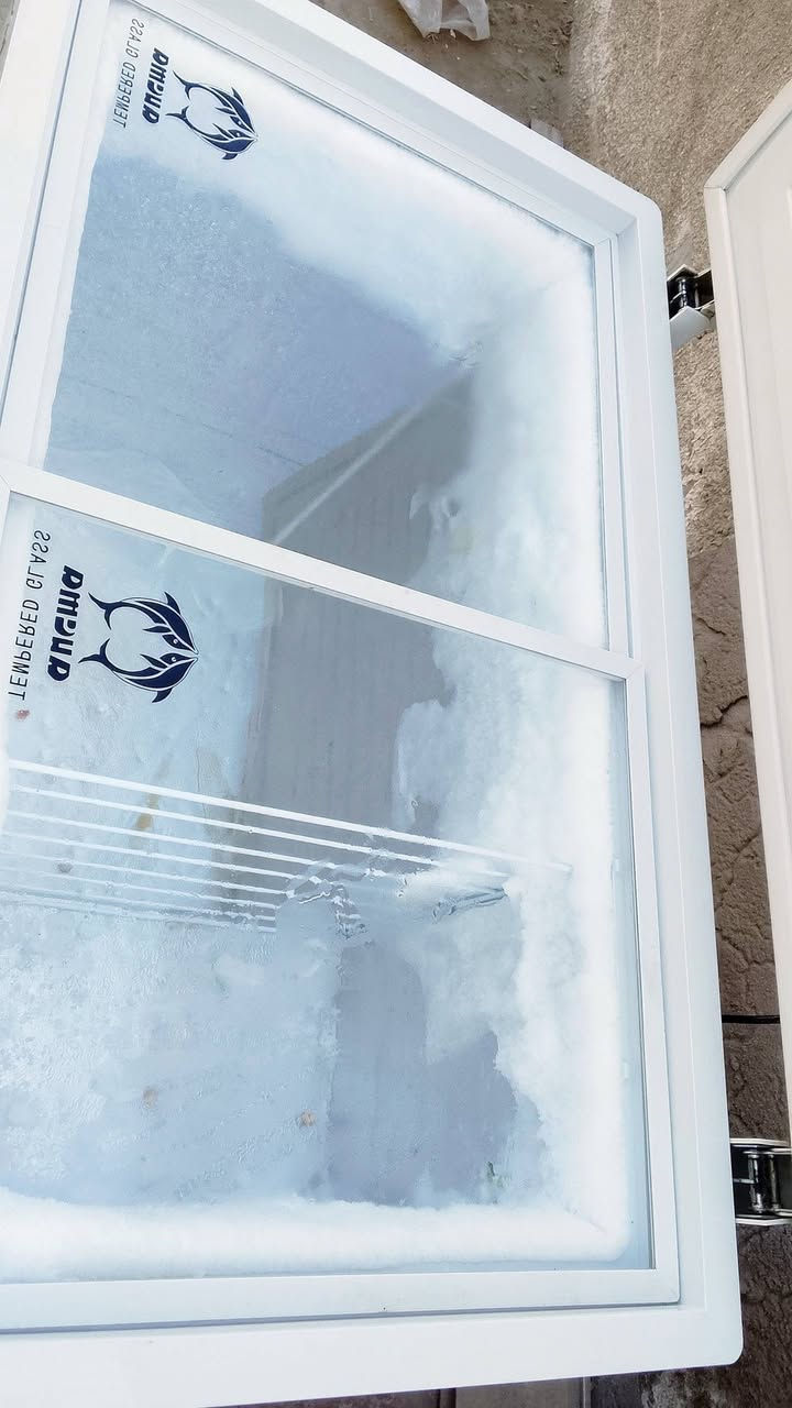 مجمده نظيفه جدا للبيع استخدام قليل مكانهه بغداد الجديده هاتف ***********يوجد واتساب بلاديه المجمده
