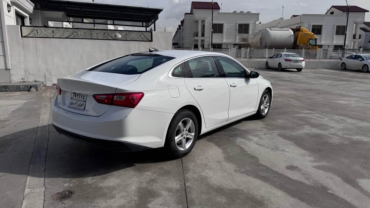 ماليبو ٢٠٢٠ LSشاشة گةورة بةسمة شةغال تبريد مةركةزى ٢ سويج گئرو مةكينة بةشةرت نةكرايتةوة بةردى گزؤز بيلادى ٦٢ميل رؤشتية دوو پارچةى بؤياغة بئ ژورئ بئ أرباگ بةناوى خؤمةسةنةوى  بةسةر نةچوة 
١٠٩ مةجالةكى برايانة
*********** أربيل, العراق
