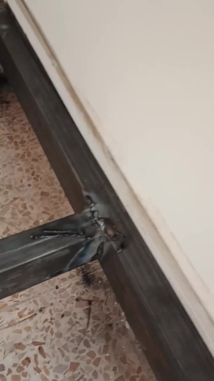 ***********
