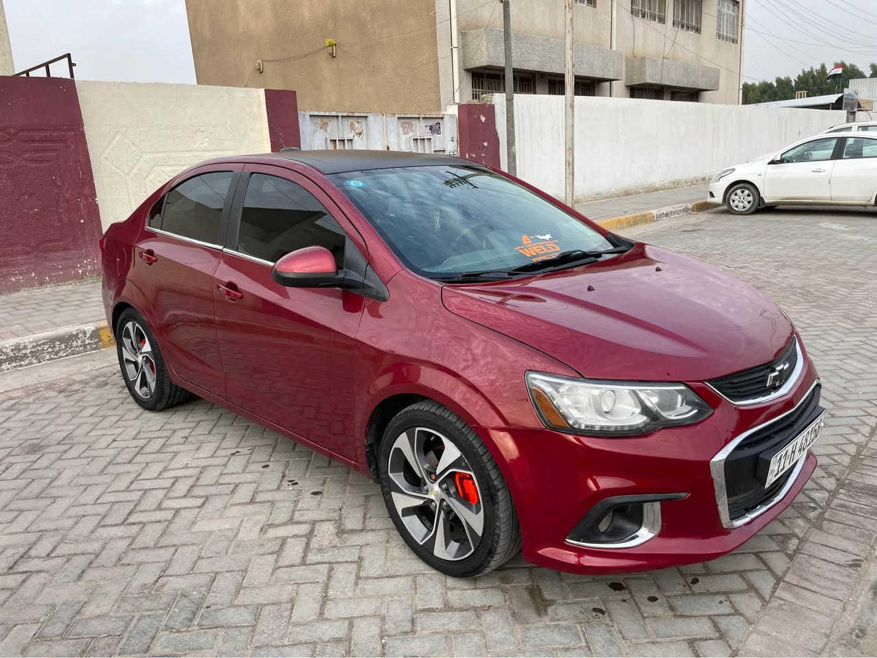 للبيع  أو للمراوس افيو سونك ٢٠١٧ فئه البريمر ماشيه ٧٦ فقط رقم بغداد الانكليزي الجديد تحويل مباشر تجي فول مواصفات عدى السلايت كشنات جلد وكهرباء اربع ابواب بصمه تشعيل بصمه ويل كب ١٧ كروم شاشه جبيره تدعم نضام كار بلي أناره Led  العالي والناصي زينون بلادي واشاره ترحيب تبريد ثلج تدفئه بل كشنات وبل ستيرن وتحكمات اربع جهات كروز سرعه يعني السياره فول مواصفات كير محرك خير من الله شرط السونار جاهره من كل شي بيها صبغ جاملغ الايمن والبنيد والباب مباوك كلير بدون دواخل بدون شواصي كفاله السعر٨٣ مكاني الاعضميه وهذا رقمي *********** بغداد, العراق
