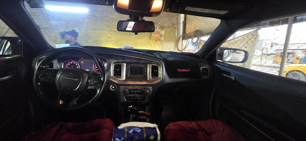 جارجر ٢٠١٥ اصل 
وارد كندي ٣٦٠٠
رقم بصره انكليزي باسمي 
حادث بنيد مبدل اصلي نفس 
 وجاملغ العبري تنسيب مفتوحات البراغي فقط
للتفاصيل *********** 
مكان السيارة العمارة
