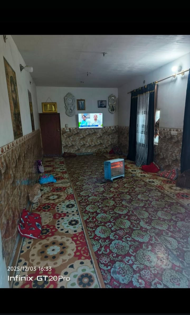 السلام عليكم بيت البيع المساحه مالته 300متر القريت النتصار قرب المصتوصف السعر 60وبي  شي بصيط ‏‪0781 428 4928‬‏التصال الهاتف
