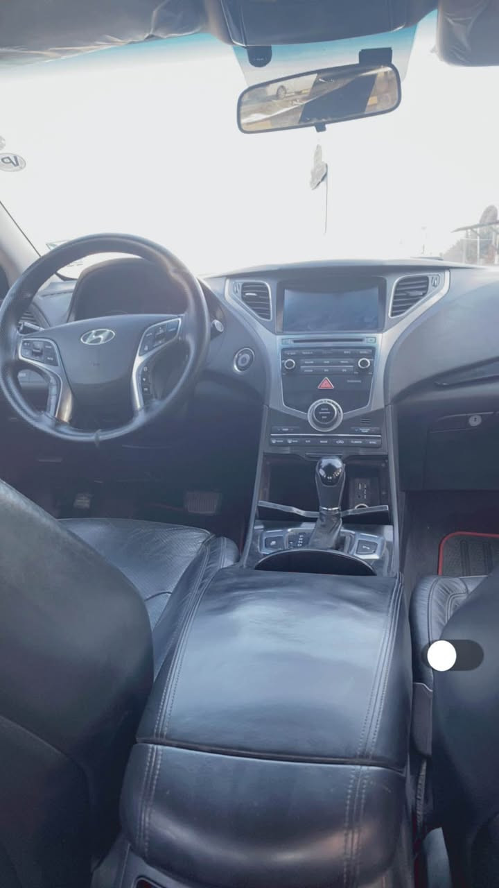 السلام عليكم هونداي ازيرا للبيع موديل 16 رقم شمالي سيارة نضيفة كير محرك مكفول فول مواصفات عدا البانوراما ابيع اقساط فقط مقدمة 80 شهرية 3 ورقات مكاني بغداد للاستفسار *********** متواجد ع واتساب بغداد, العراق
