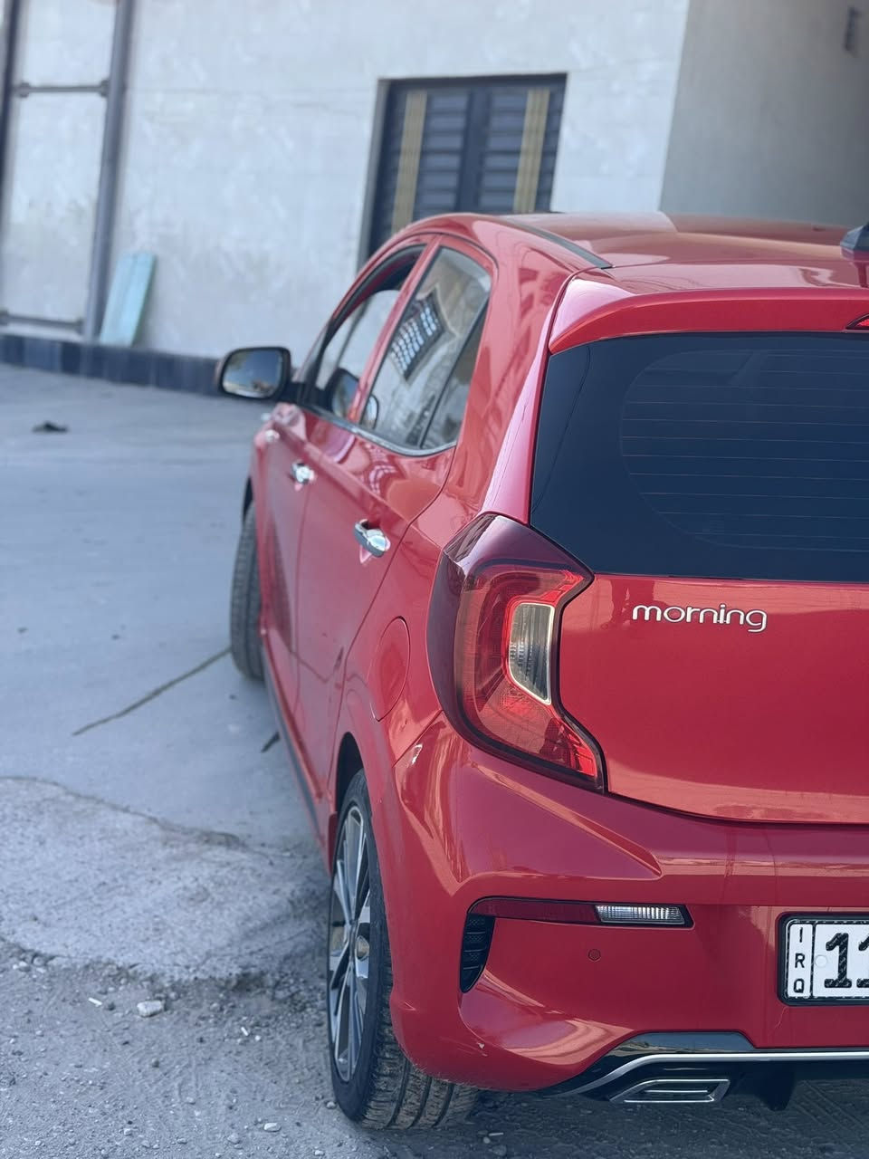 السلام عليكم
كيا بيكانتو موديل 23  رقم بغداد انكليزي 
السياره مكينه 1400 تنفس طبيعي 
فول مواصفات 
بصمه وتحكم ستيرن جهتين حساس ورادار امامي خلفي قياده شبه ذاتيه تحديد مسار ومثبت سرعه ونقطعه عميه وتحذير الخروج عن المسار 
يدات نيكل ويل لونين السياره 
استوها ماشيه ٤٢ 
حادثها جاملغ وشويه من البنيد بدون شاصي 
حتى الراديترات مكانهن للبيع او المراوس
مكاني بابل قرب سيطره الاثار 
للاستفسار ***********
