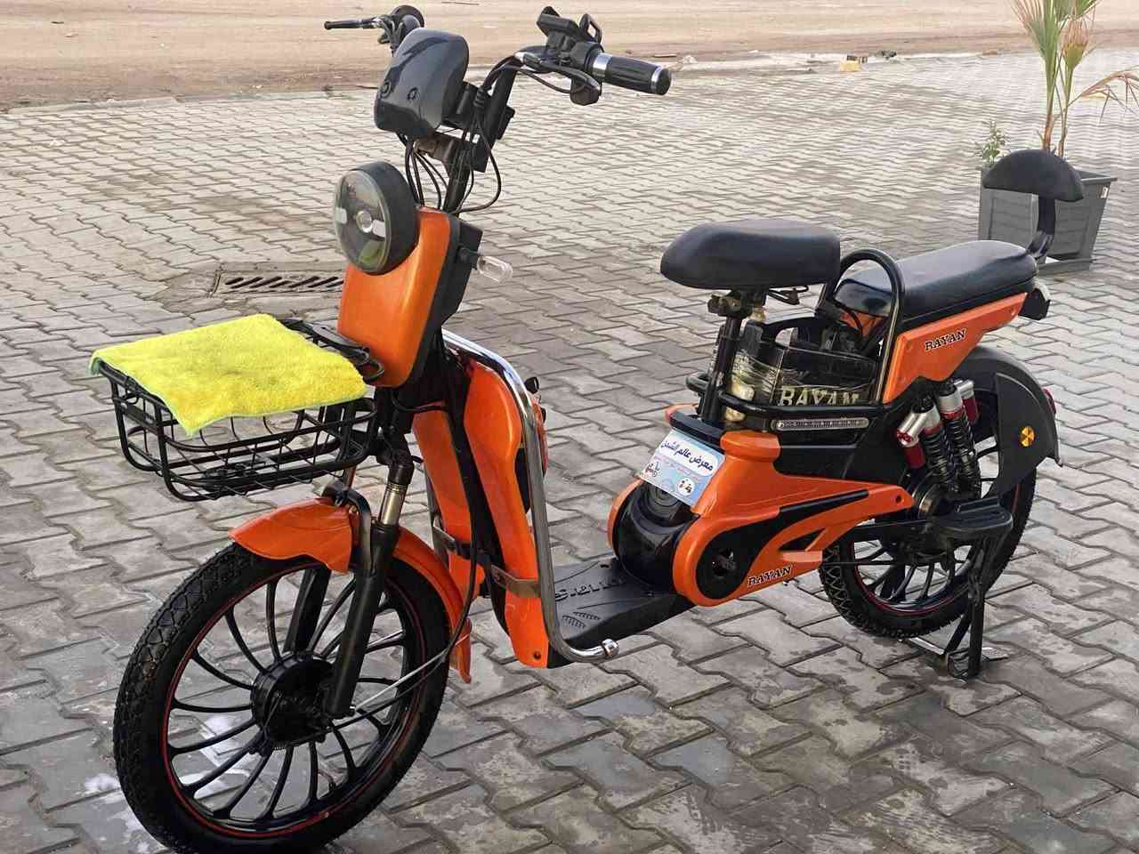 السلام عليكم دراجه شحن ونضيفه بمعنه الكلمه وحلوه ما ناقصهه أي شي صارلهه 15 يوم من اشتريتهه بس محتاج وريد ابيعهه 425 سعرهه وهذا رقمي ***********
