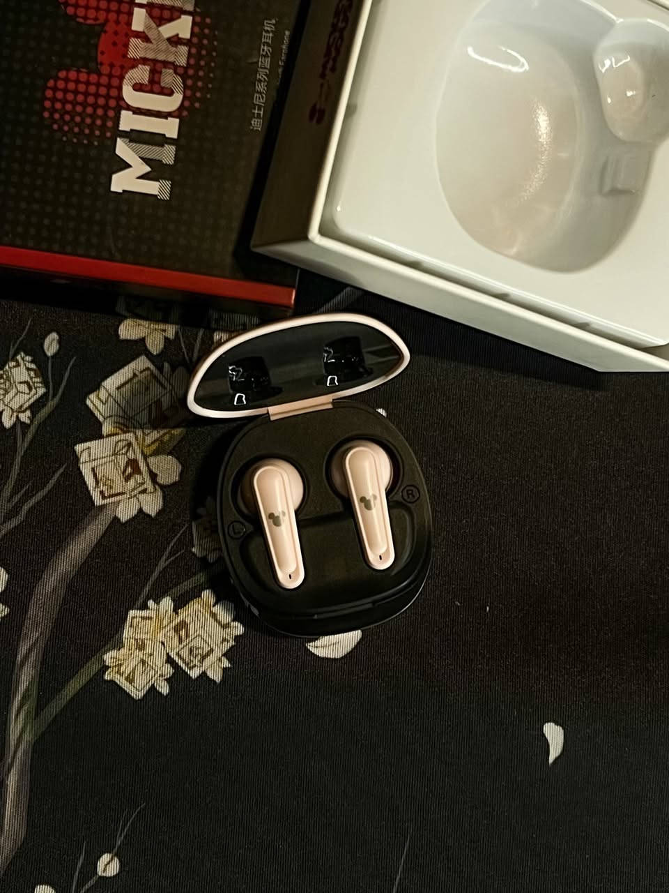 ايربود ميكي للطلب خاص🩷


**إذا كنت صاحب هذا الإعلان وتريد حذفه لأي سبب، رجاءا أرسل رسالة إلى الدعم الفني**