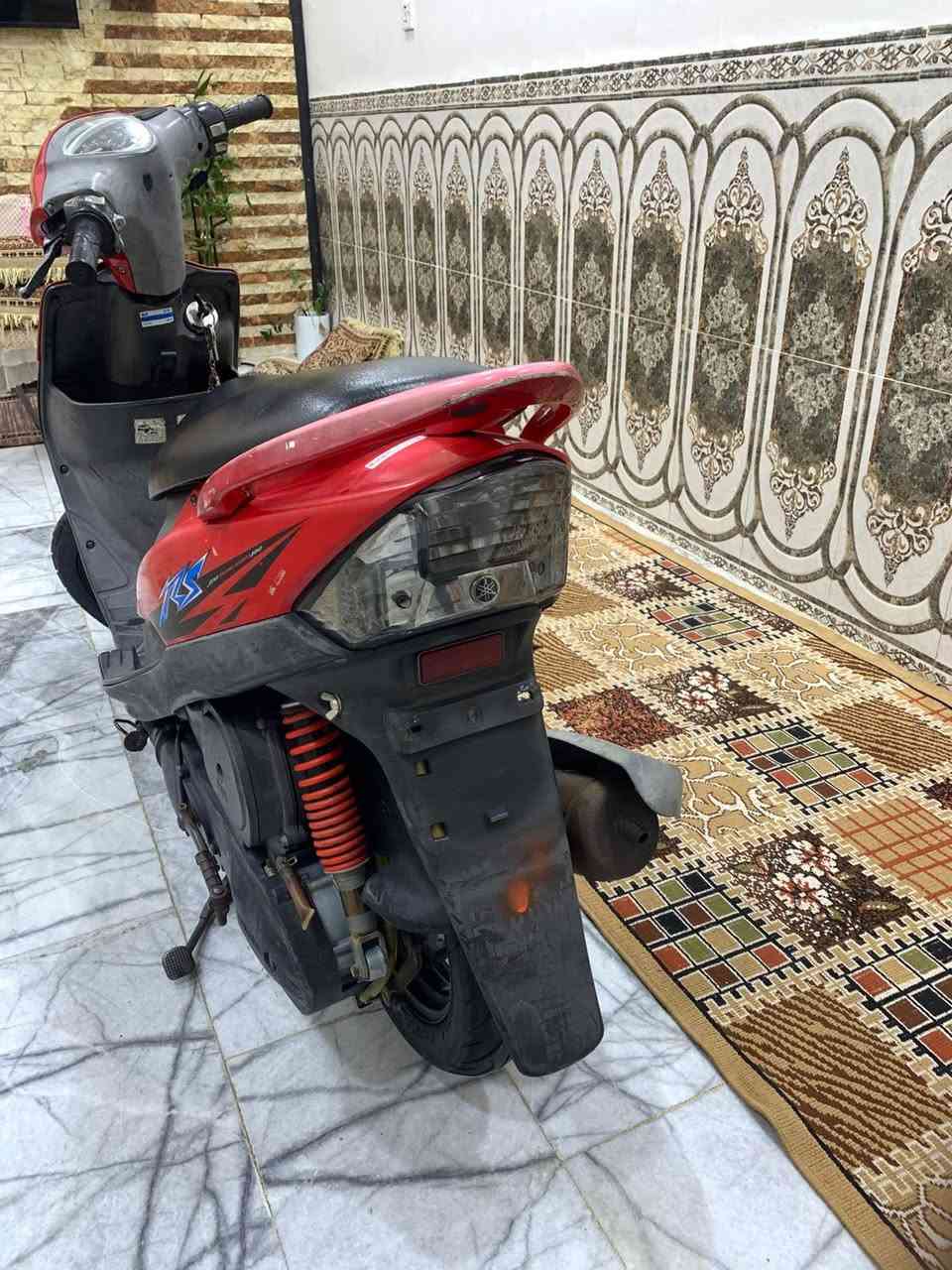 سلام عليكم دراجه ماكس عدله حاويه دراجه جاهزه علا اخر حبايه  طماطيه 🍅 بلاديه مامفتوحه 👎🏼 دراجه بلاديه برغي واحد ما مفتوح بيه  وصل الحاويه موجود بيه مكاني ناصريه مركز.  رقم /***********. سعر خاص.
