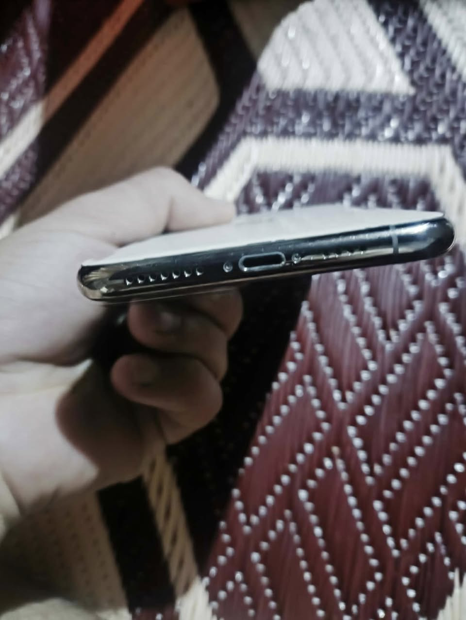 سلام عليكم ايفوان ١١برو ماكس مكاني موصل ايسر البطارية ٨٥مو بداله الجهاز نرمان ***********
