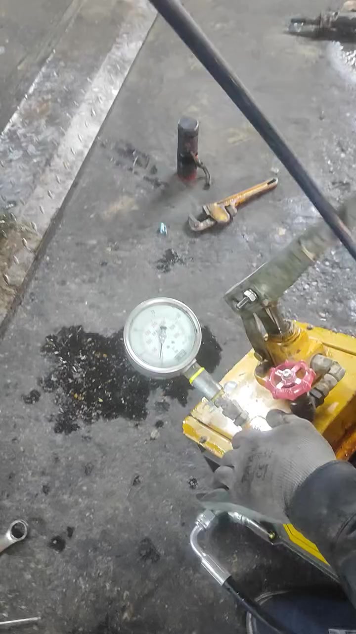 سلام عليكم تم توفير جهاز ضغط المنظومه  الkdss السيارات الفكساره ونيسان البترول بلنضام الهيدروليكي العنوان بصره صناعيه حمدان ورشه اربيل الحديثه للاستفسار الاتصال ***********
