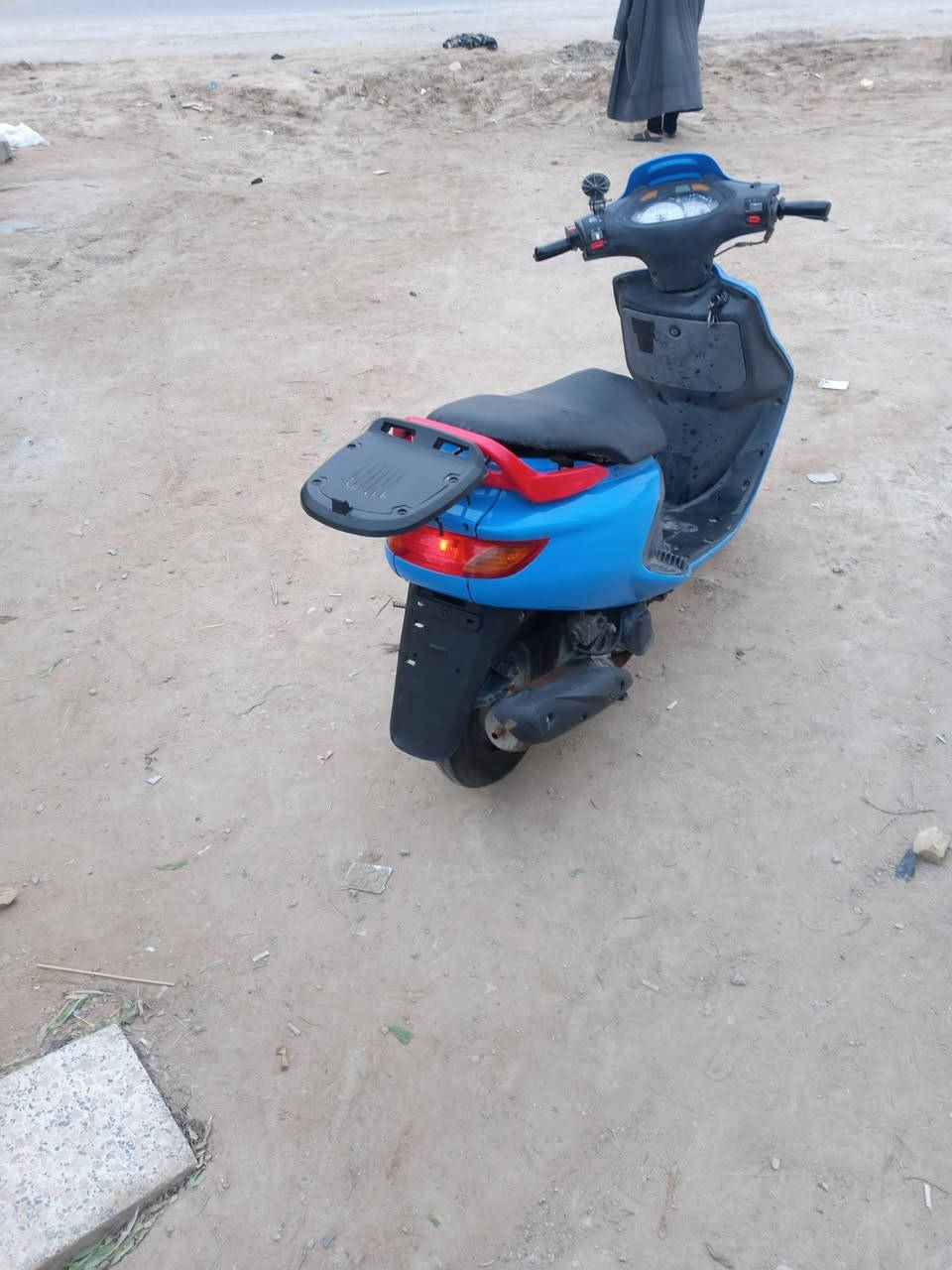 السلام عليكم دراجة فراشة فحل دراجة نضيفة كفرات جدد كهربائيات شغالة مكينه فقط ولفات مفتوحة دراجة جاهزة من كلشي محرك كهربائيات كلة جاهز عوزه فقط كابريتة للعلم حالياً شغالة وطبيعي بس من تريد تشغل تأخر بالتشغيل
*********** للاستفسار 
السعر 300 وبيهة مجال للشراي عنواني الحمزة الشرقي
