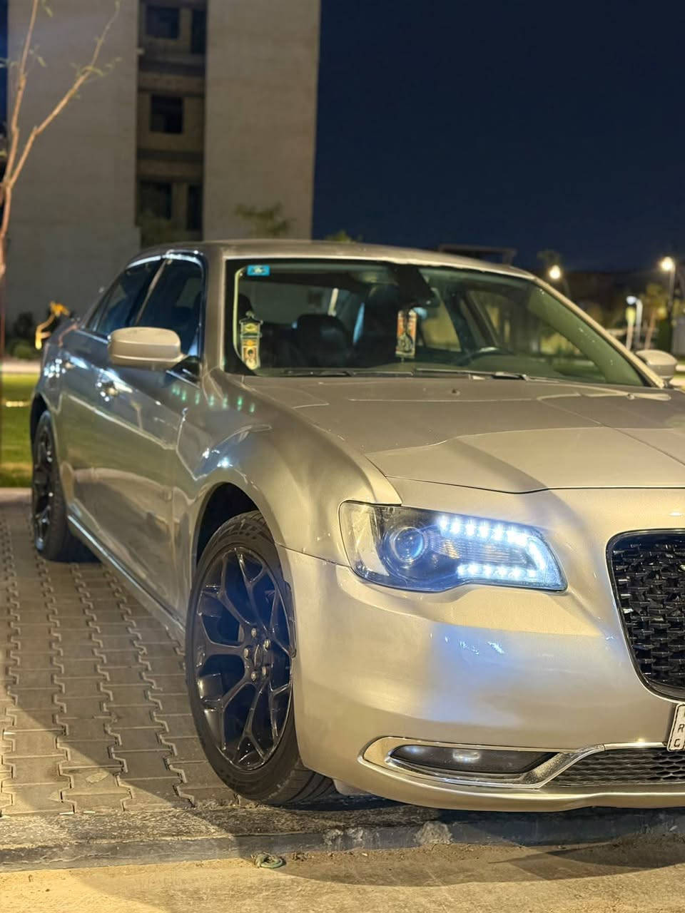 السلام عليكم أوباما بيع فقط محرك 3600 اللون صدر الحمام  رقم بصرة انگليزي بأسمي سنوية جديدة گير محرك تبريد جيد جدا كواتم بلاد گلوب مامشتغل بالعينة جاهزه بدون اي نقص ماشية 160 بيها مكانات صبغ تفاديا للدوخة نگول حزام بدون ايرباك حادث بسيط مكان السيارة بصرة السعر 168وبيها مجال الرقم ***********
