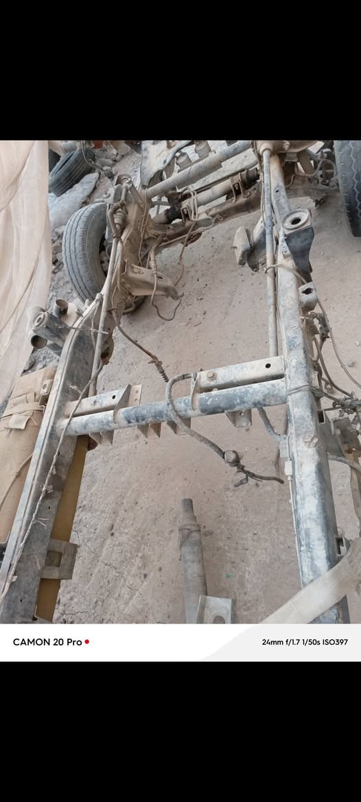 سلام عليكم شاصي كيا للبيع موديل 96 معه هوزن كامل وصدر مكاني بغداد سعر 5 اوراق اتصل ***********
