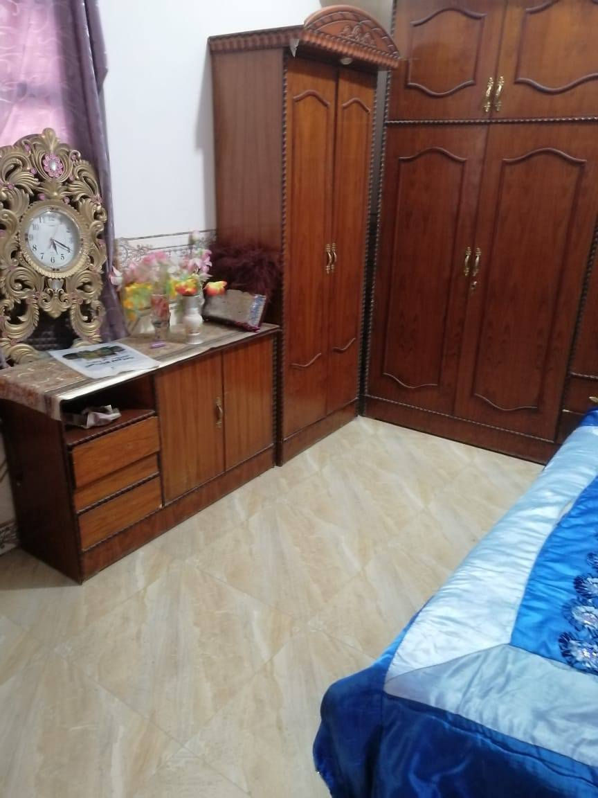 غرفه نوم للبيع السعر مليون بيها مجال
***********
