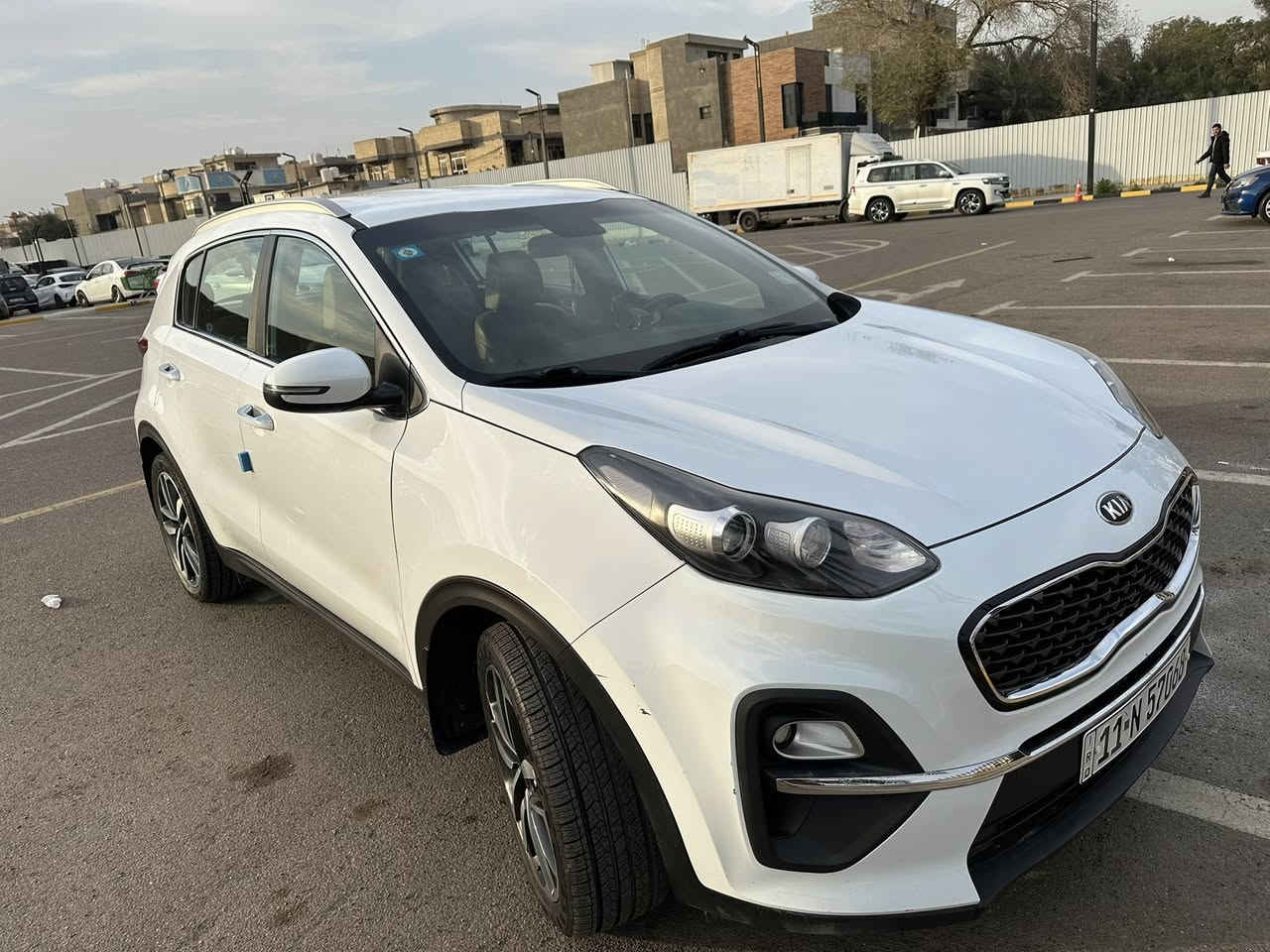 كيا سبورتج ٢٠٢١ كفالة عامة رقم بغداد  تحويل مباشر ، ماشية ٥٥ الف على وضع الشركة بسعر ٢١٠
للتواصل ***********
مواصفات 
- حساسات خلفية
- اريل نفكيشن
- مرايا قلاب
- شاشة وسطية بلاد
- شاشة اعطال
-  اشاير بالمري
- تحكم ستيرن كامل جهتين
- ٣وضعيات قيادة
- سبير ما نازل
