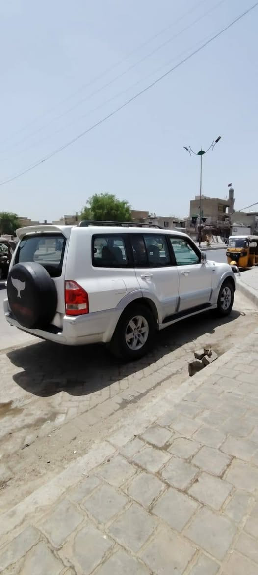 باجيرو ٢٠٠٧  مكفولة للبيع رقم انكليزي بااسمي هزة جديدة
تحويل ثاني يوم رقم مميز .تبريد محرك ٣٨٠٠ السيارة نظيفة
مكاني بغداد مدينة الصدر السعر ٩٥ وبيها مجال بسيط 
بيع  او مراوس باجيرو احدث منها فقط .
***********
