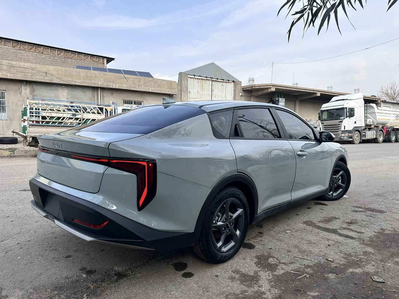 سلام عليكم
K4

موديل2025

حادض باب خلفي في ربع جملغ خلفي مال سايق صبغ

بيدون دواخل بيدون ارباك

مكان سياره اربيل

واتساب كورك ***********
