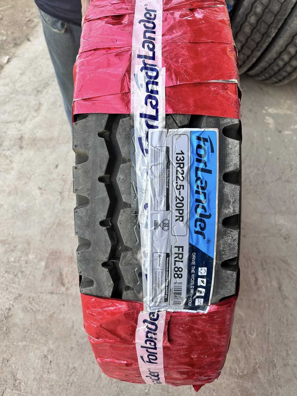 🔴 تايرات تريلات أصلية متوفرة 🔴
قياسات مختلفة تناسب كل أنواع التريلات
تحمّل عالي ✨ عمر طويل ✨ نقش قوي

📦 جملة ومفرد
💰 أسعار منافسة
🚚 مناسب للحمولات الثقيلة والسفر

📍 مكتب المسعودي واسط الصويرة  لتجارة الإطارات والبطاريات
📞 للتواصل خاص أو اتصال

‭٠٧٨٠ ٩٩٧ ٧٠٠٩‬

‭٠٧٧٠ ٢٤٥ ٠٥٩٢‬
***********
