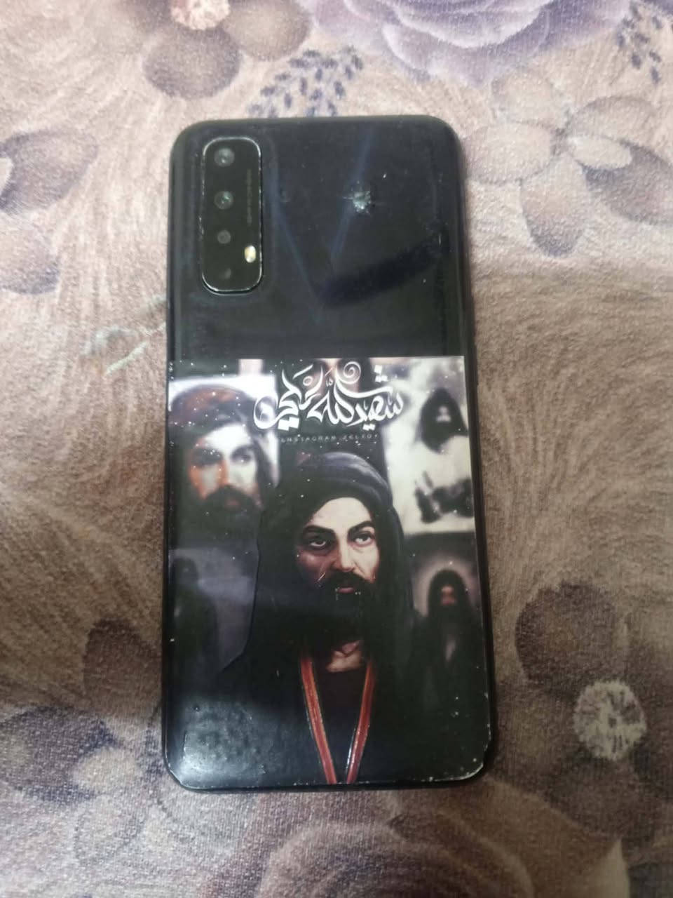 ريلمي 7مبدل شاشه اصليه وبيه فطر من جوه  شرط كلو شغال مكاني موصل جانب الايمن سعرو 55 وبي مجال...... ***********
