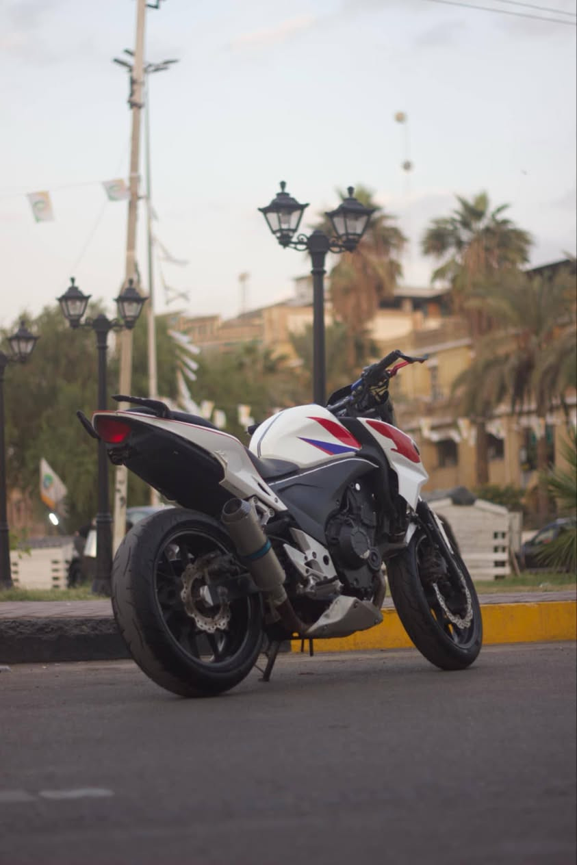 دراجه هوندا cb500f 💣
مكينه 500. مكفوله 
2 بساتم 
شلعه ومعدل مو طبيعي ما شاء الله دراجه مفوله 🔥
دراجه وياها ورقتين ماعرف اصولي كلك مادري بس اعتقد مدفوع كمركها داخله اصولي بسليمانيا   + اكفلك سرقه 
مراوس ب KTM او بنلي ♥️ احب ترحال وسفر ولهذا سبب اريد مراوس ونتفق حسب دراجه 
.ملاحظا الجاملغ الاماني مكسور


**إذا كنت صاحب هذا الإعلان وتريد حذفه لأي سبب، رجاءا أرسل رسالة إلى الدعم الفني**