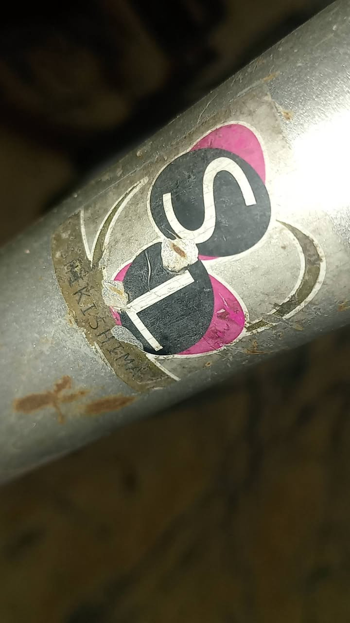 سلام عليكم ،بايسكل بناتي للبيع حجم 26 بايسكل نضيف ياباني أصلي مثل ماموضح بل صوره الختومات مال الشركه، ملاحضة ، الجاملاغات مال الشركه وال ابريك الأمامي وي ال بايسكل ،السعر   90 او وبي مجال للطيبين ،


**إذا كنت صاحب هذا الإعلان وتريد حذفه لأي سبب، رجاءا أرسل رسالة إلى الدعم الفني**