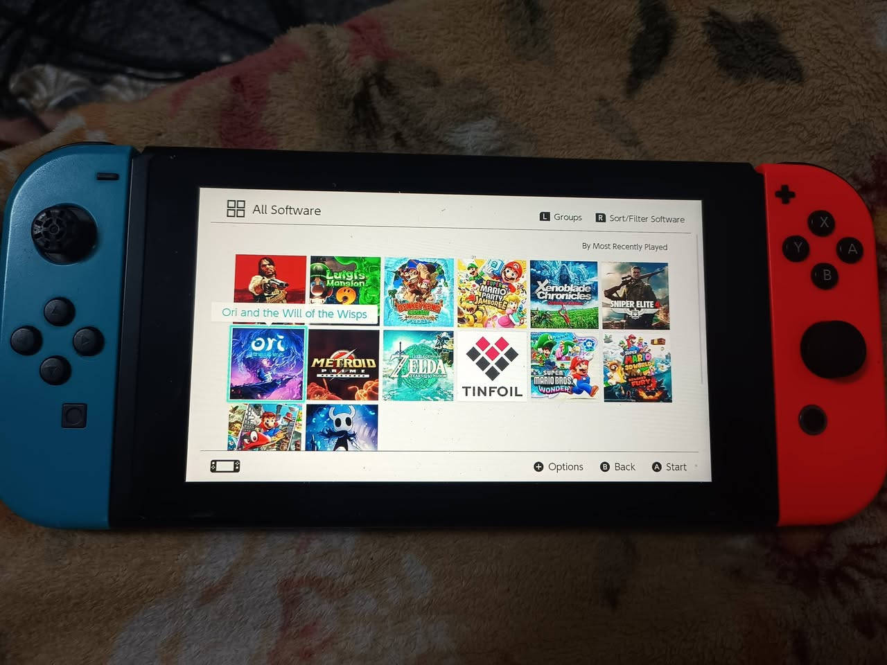 سلام عليكم 
جهاز سويج LCD  انتاج 2021 يعني المحسن بطاريه واداء. مهكر نظامين مفصول رام 128 كامل ملحقات السعر 240  الف مع التوصيل 
ملاحظة: 
الكارتونه مو مالته 
الدوك الي يعرض على التلفزيون بيهة كسر لكن مماثر شغال..
الجويكون الايسر لاستيك الكير مموجود مبين بالصور ..
البرغين الي باسفل الجهاز مموجوده ..


**إذا كنت صاحب هذا الإعلان وتريد حذفه لأي سبب، رجاءا أرسل رسالة إلى الدعم الفني**