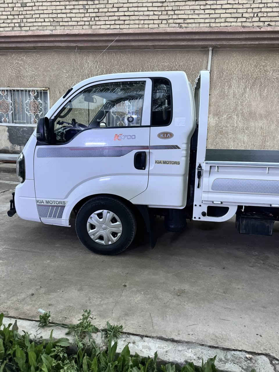 السلام عليكم كيا 2700موديل 2021مكفوله كفاله عامه ماشيه 111الف سياره تخم تاير شرط الكوري محرك مكفول كير اكسل كفاله عامه السعر 135وبيهه مجال مكان بغداد المدائن 
***********
