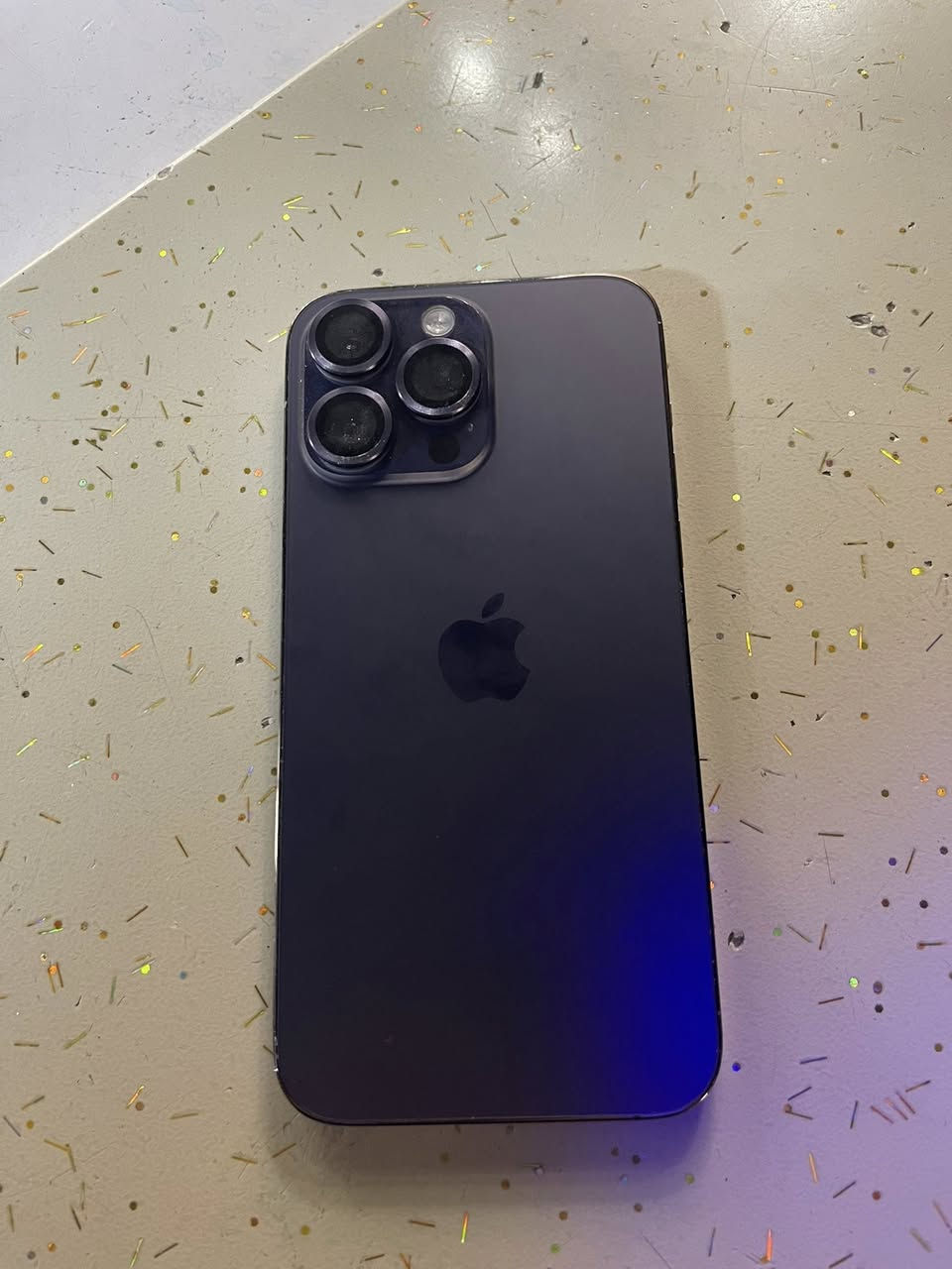 السلام عليكم ‏iPhone 14 Pro Max للبيع
ذاكره 256
بطاريه 100 معلايه شحنه كلش زين
اي قطعه ممبدل بي جهاز بلادي فقط الضهر وهم اصلي وممبين ودكمه لتعلي هم واكفه الباقي واضح بلصور ملحقات كامله مكاني بغداد العطيفيه الثانيه السعر 600 وبي مجال بسيط***********

