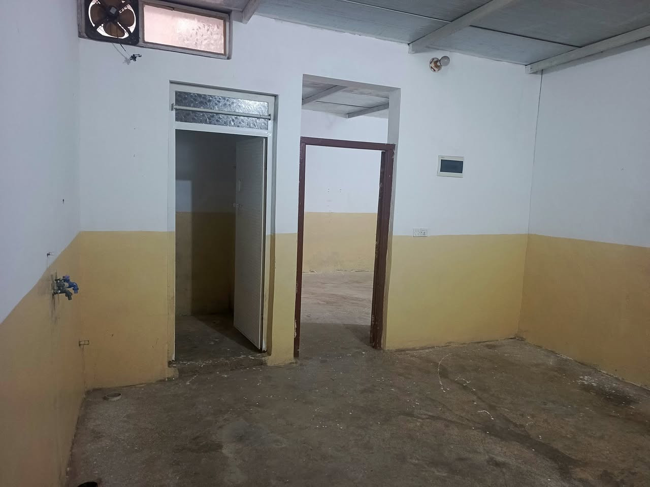 يوجد مشتمل للايجار  السعر 125 الف
في كاطون الرازي وره المشروع قرب مدرسة التربيه البيت ركن صاير على ساحه جديد اي نقص مابيه للاستفسار اتصل على الرقم التالي ***********
