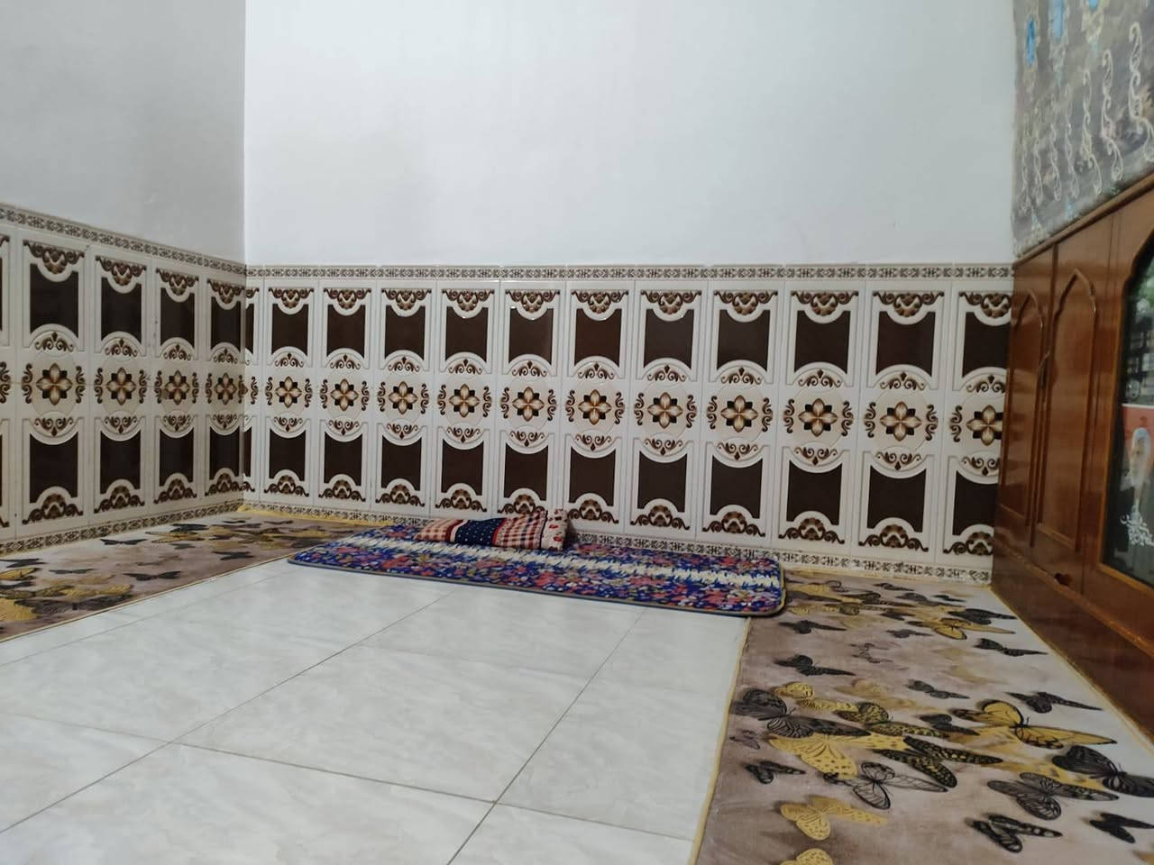 🏡 بيت للبيع – فرصة مميزة
📐 المساحة: 130 متر

🏗 البناء: حديث – درجة أولى

🧱 الهيكل: صب سقف وأرضية

🏢 عدد الطوابق: طابقين يحتوي على ثلاث غرف وصالتين واستقبال ومطبغ

📍 الموقع: بالحولي – ركن وعلى ساحة فارغة (موقع مميز جداً)

مقابل بيت ابو ذياب الفيتر

📞 للاستفسار والاتصال:***********
