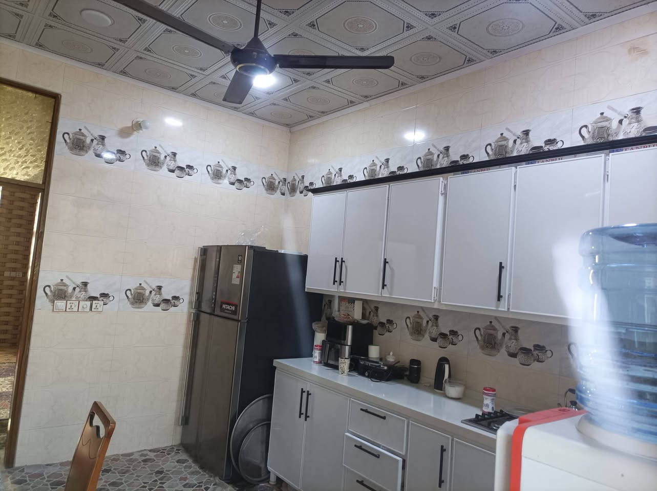 بيت البيع مساحة ميه وستين متر  طابقين ٣غرف نوم طابو زراعي سند ٢٥ مقابل دواجن حي الرحمن شارع تبليط العرض ١٠متر مجاره ***********
