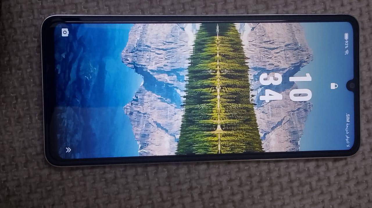 جهاز موبايل ZTE للبيع نضيف كلش كما موضح بالصور السعر 125 ألف وبي مجال اليحب يشتري هذا رقمي وتساب ***********
