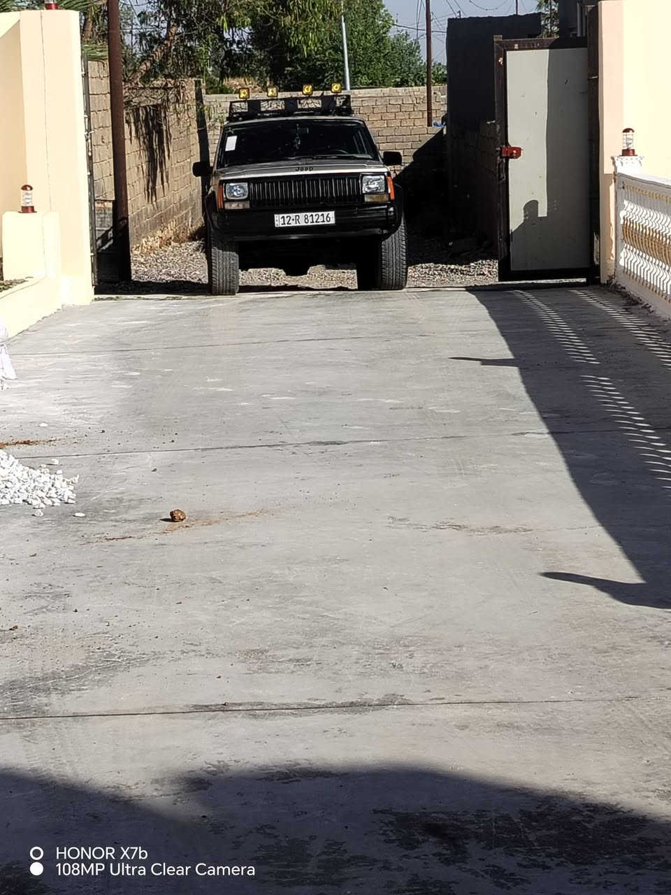السلام عليكم ورحمة جيب شيروكي رقم نينوى انكليزي مسطره ايمت متريد احولك محرك وكير مكله بلباكيت غرفتها تخبل وجه باب دشبول جديد بلادي كهربائياتها كلها شغاله باور جديد سياره ناعسه بشكل سياره مكفوله كفاله عامه من الكص والنقل الجثه والعيب الشرعي صدر امامي خلفي جديد شاده بيدي طخم تاير جديد سياره جاهزه بيع او مراوس شعند خابر اهم شي بطه واي شي خابرني وسعرها مناسب الرقم***********
