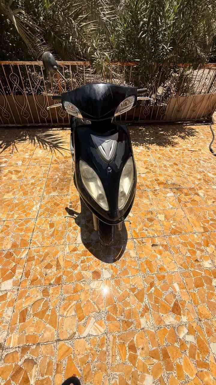 سكنس للبيع مامفتوحه وبيها خيط تبخير قليل كهربائيات كلها شغاله سعر    350وبيها مجال
مستعجل ع البيعه *********** واتساب
